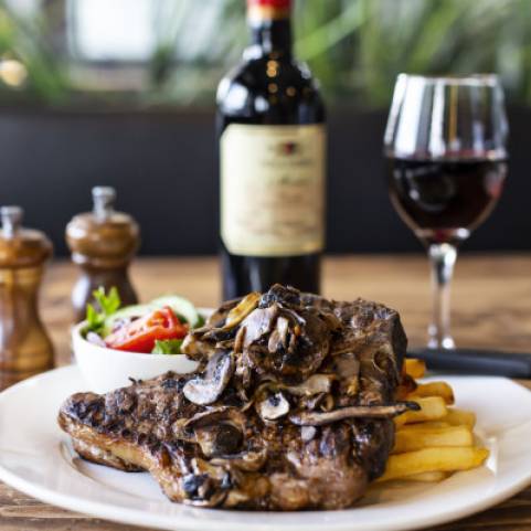 CHAR-GRILLED T-BONE